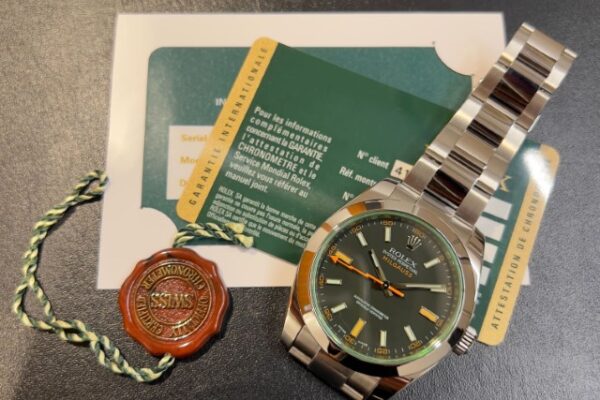 個性的な生産終了モデル　Ref.116400GVブラックダイヤル