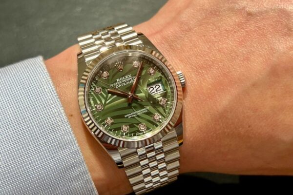 無金利キャンペーン実施中　オリーブグリーンパームモチーフが入荷！