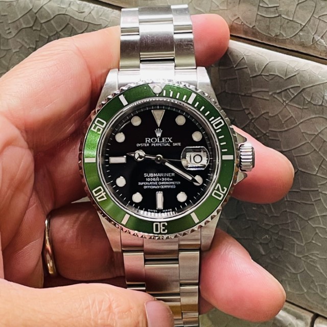 希少なグリーンサブ Ref.16610LV
