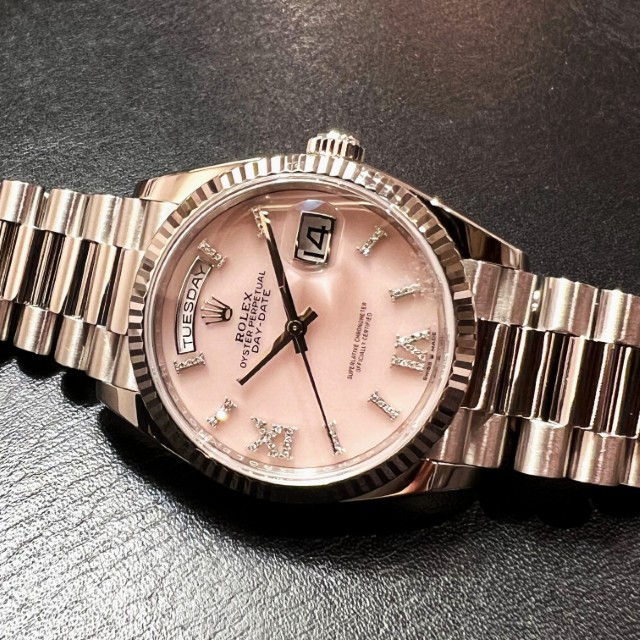 上品なピンクオパール　DAY-DATE Ref.128236