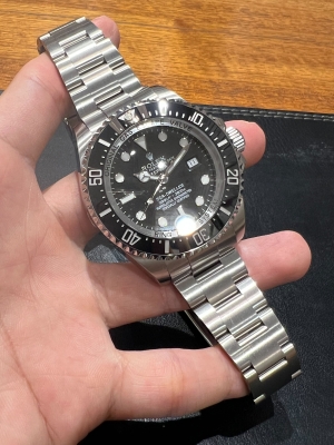 時計の存在感を出すならディープシー！！