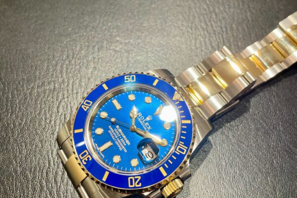 鮮やかな色味。ブルー×YG