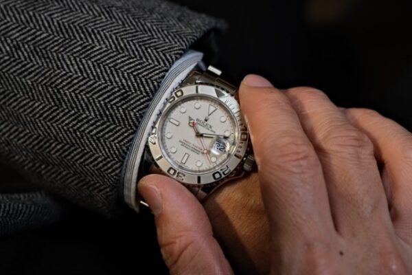 映える赤針Ref.16622