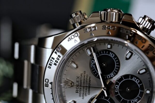 今一番普段使いしたい金無垢デイトナ。